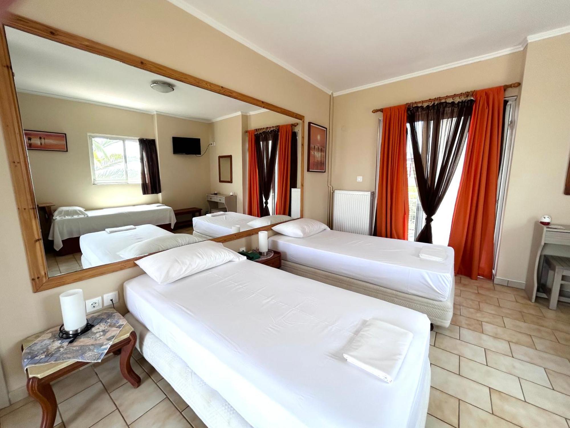 Bay Holiday Hotel & Spa Karavómilos Eksteriør billede